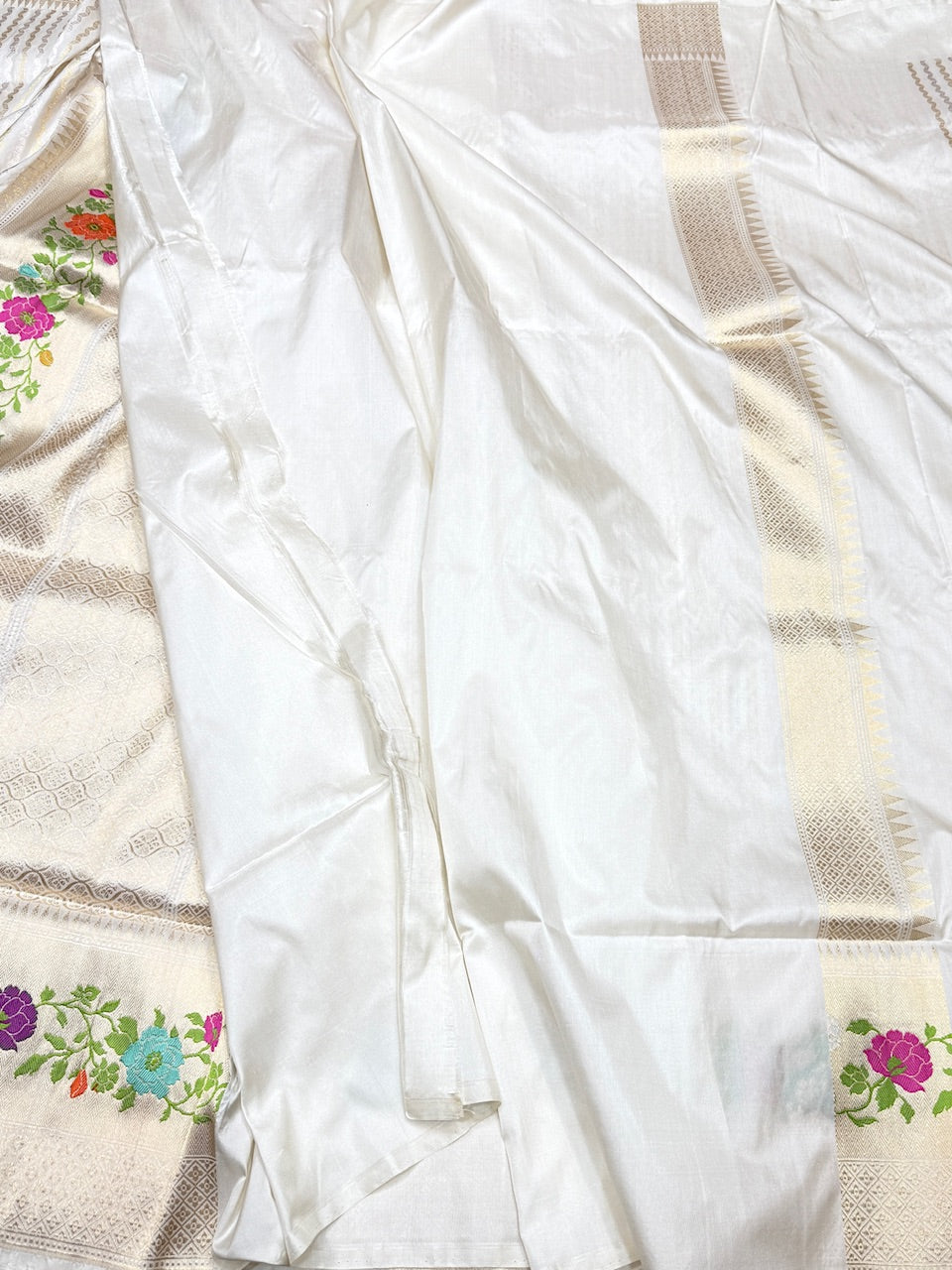 Ivory Handwoven Pure Banarasi Silk Saree