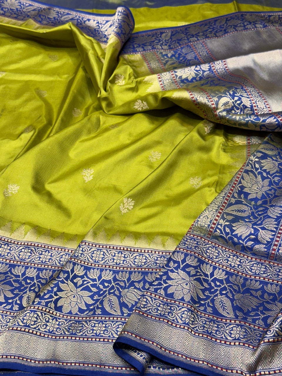 Green Ektara Handwoven Pure Banarasi Silk Saree