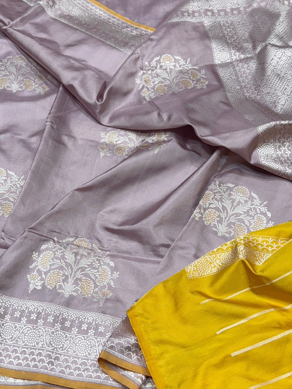 Mauve Ektara Handwoven Pure Banarasi Silk Saree