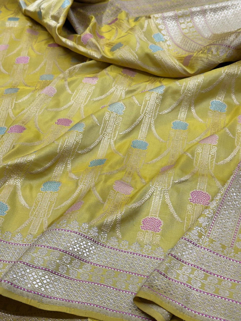 Lemon Yellow Handwoven Pure Silk Saree