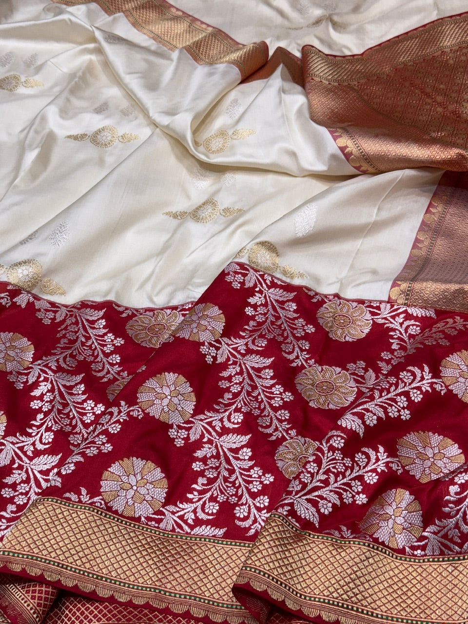 Ivory Handwoven Ektara Pure Banarasi Silk Saree