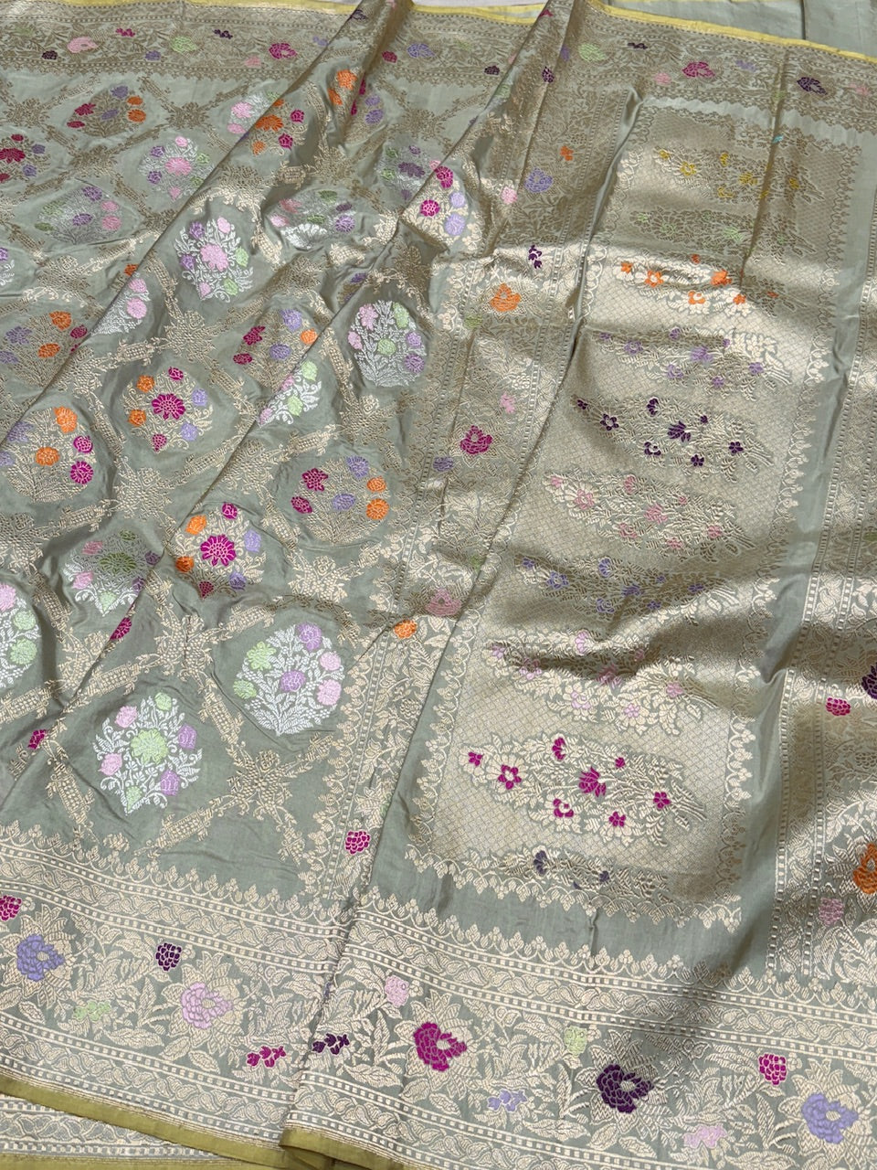 Pista Green Handwoven Pure Banarasi Silk Saree