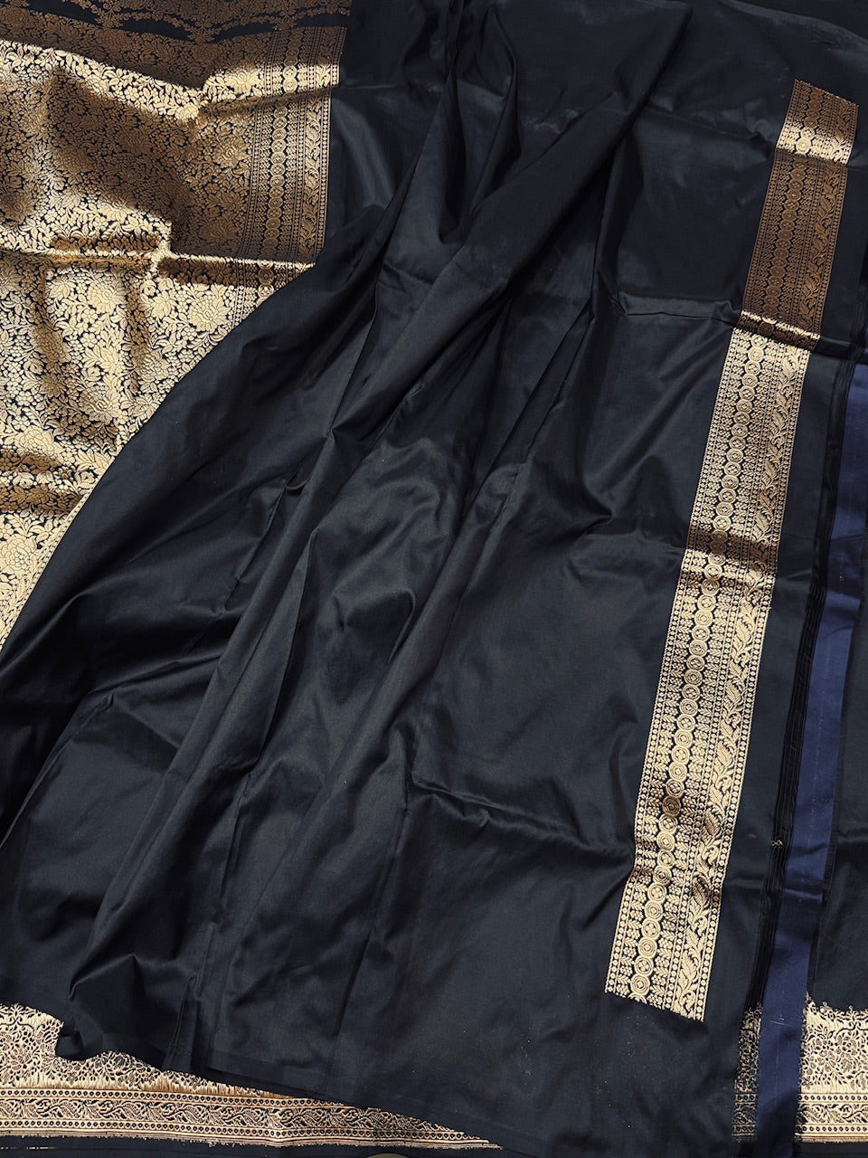 Black Handwoven Pure Banarasi Silk Saree