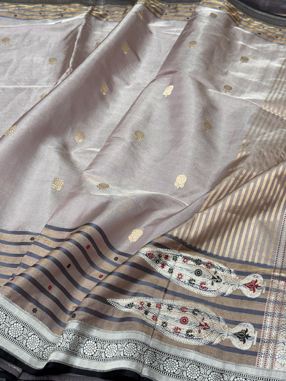 Mauve Handwoven Pure Banarasi Ektara Tissue Saree