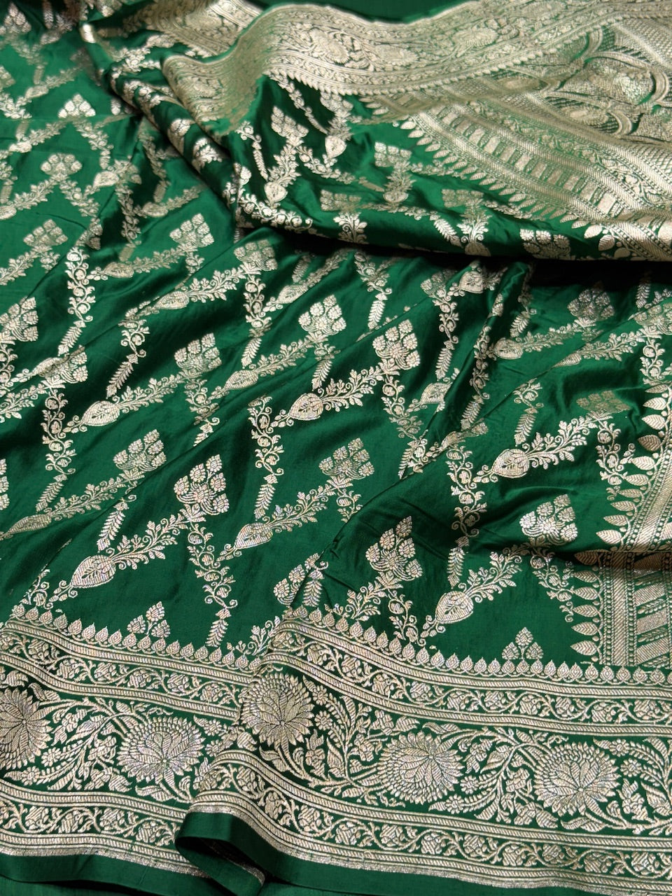 Bottle Green Handwoven Vintage Pure Banarasi Satin Silk Saree
