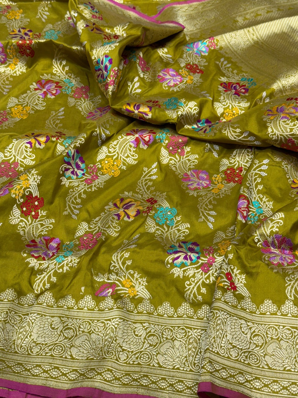 Mehndi Handwoven Pure Banarasi Silk Saree