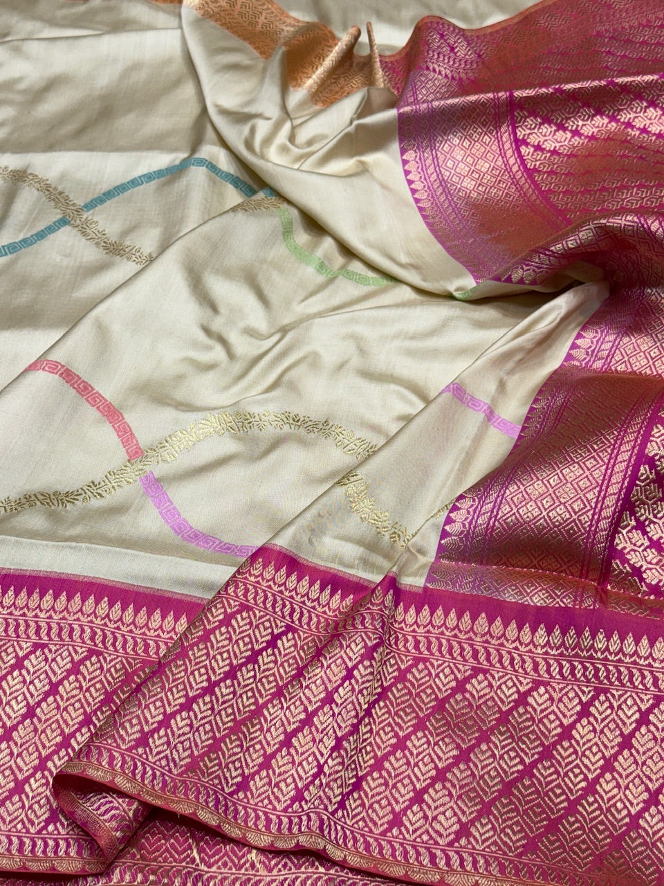 Cream Ektara Handwoven Pure Banarasi Silk Saree