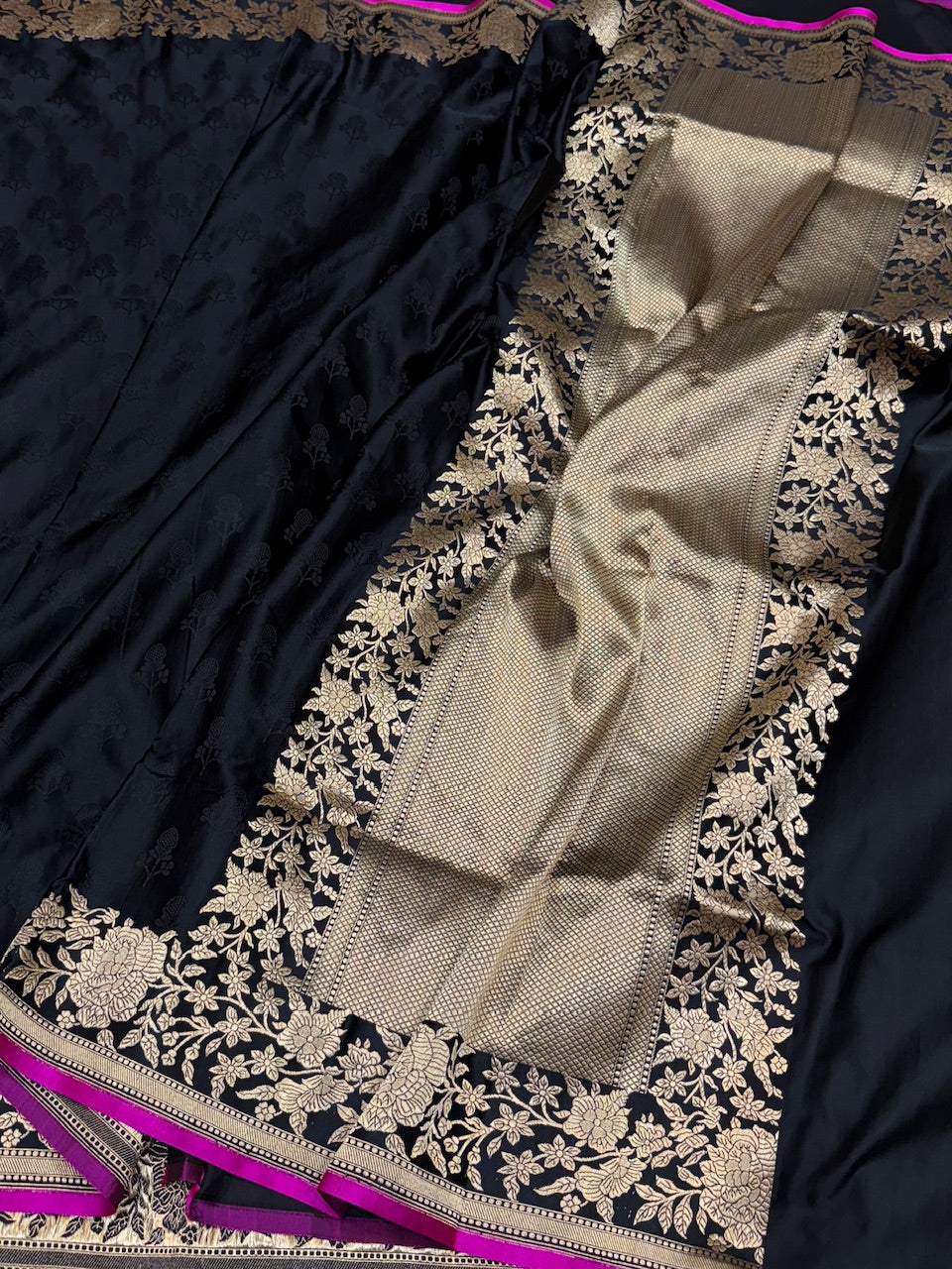 Black Handwoven Pure Banarasi Satin Silk Saree