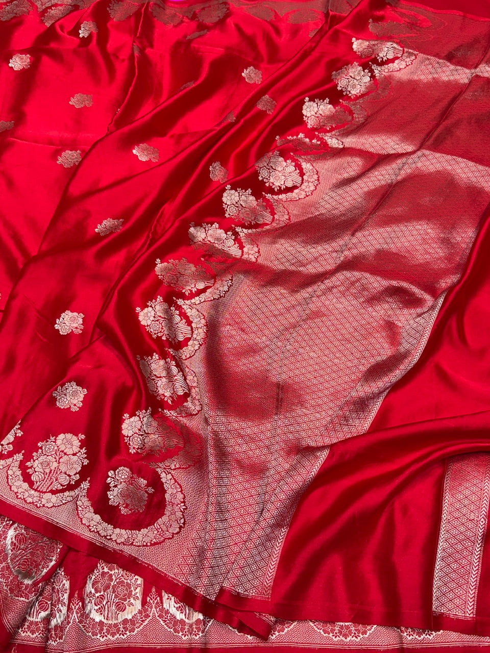 Red Handwoven Pure Mashru Banarasi Satin Silk Saree