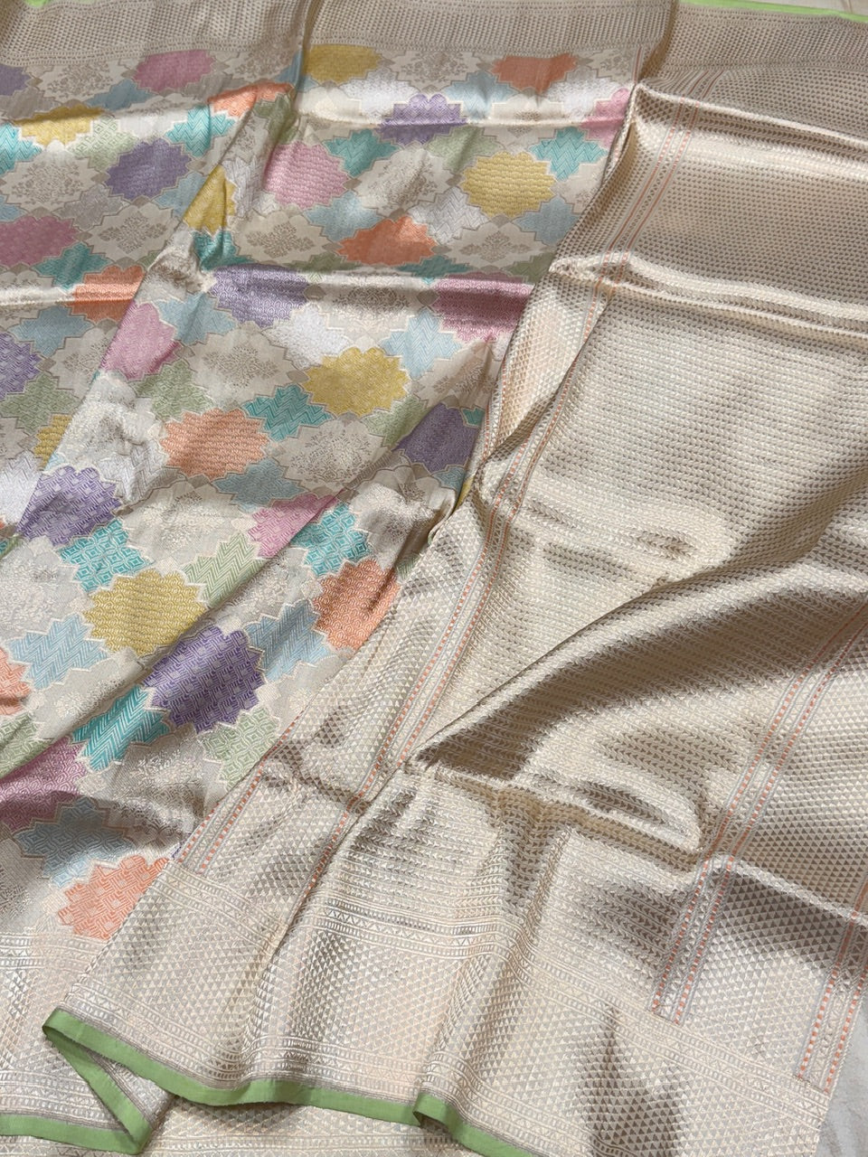 Ivory Handwoven Pure Banarasi Rangkaat Silk Saree