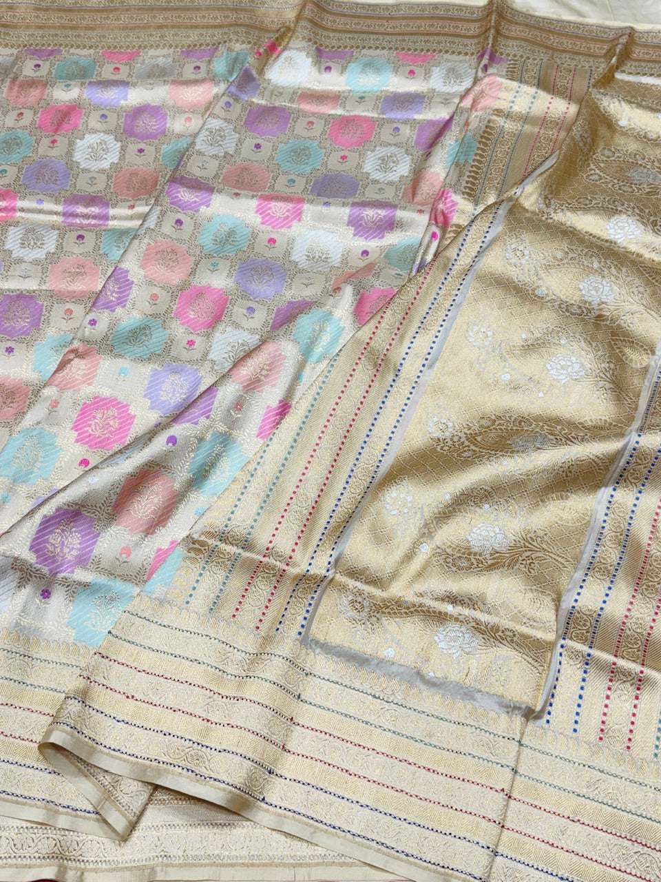 Ivory Handwoven Pure Banarasi Rangkaat Silk Saree
