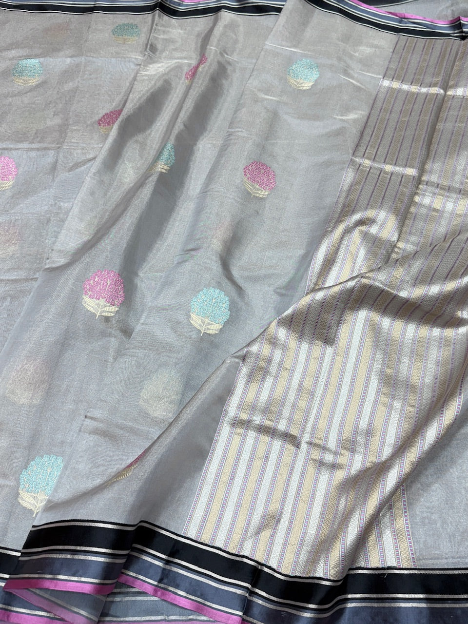 Ash Grey Handwoven Pure Banarasi Ektara Tissue Silk Saree