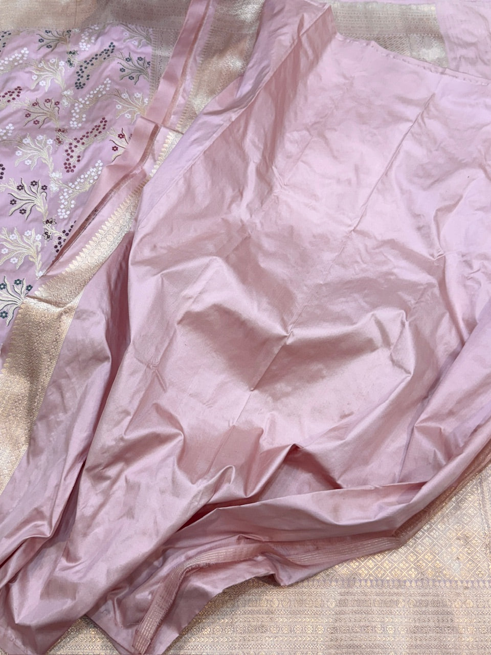 Lilac Handwoven Banarasi Pure Silk Saree