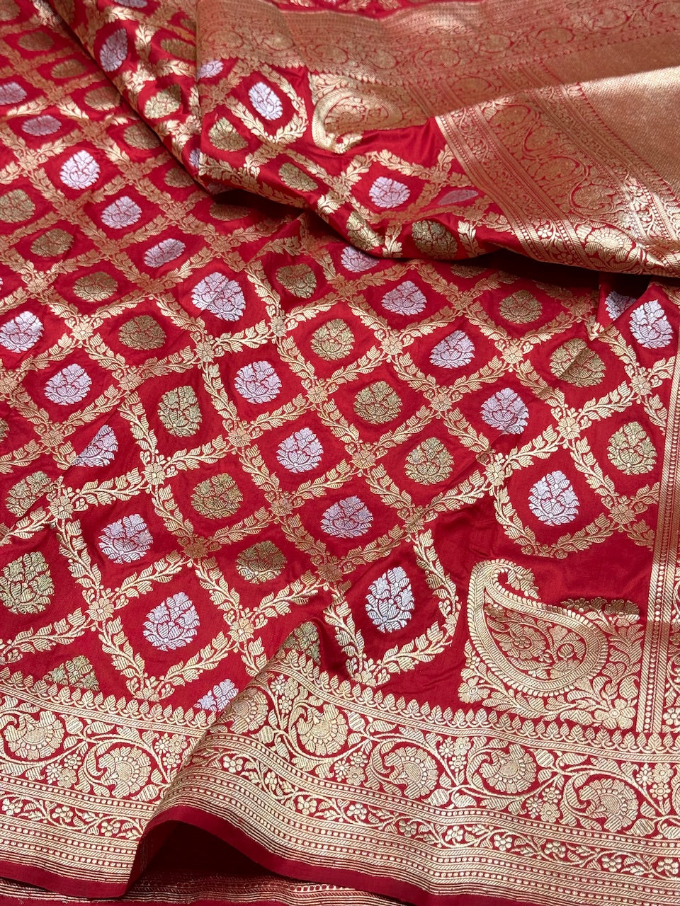 Red Handwoven Banarasi Pure Silk Saree