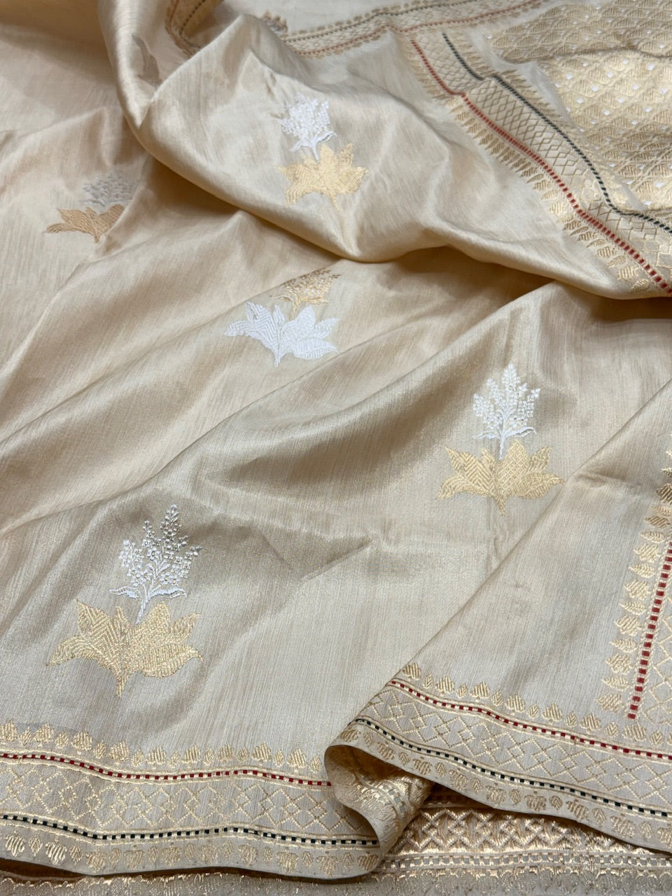 Handwoven Pure Banarasi Ektara Tissue Saree