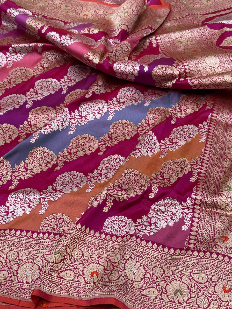 Rani Pink Rangkaat Handwoven Pure Banarasi Saree