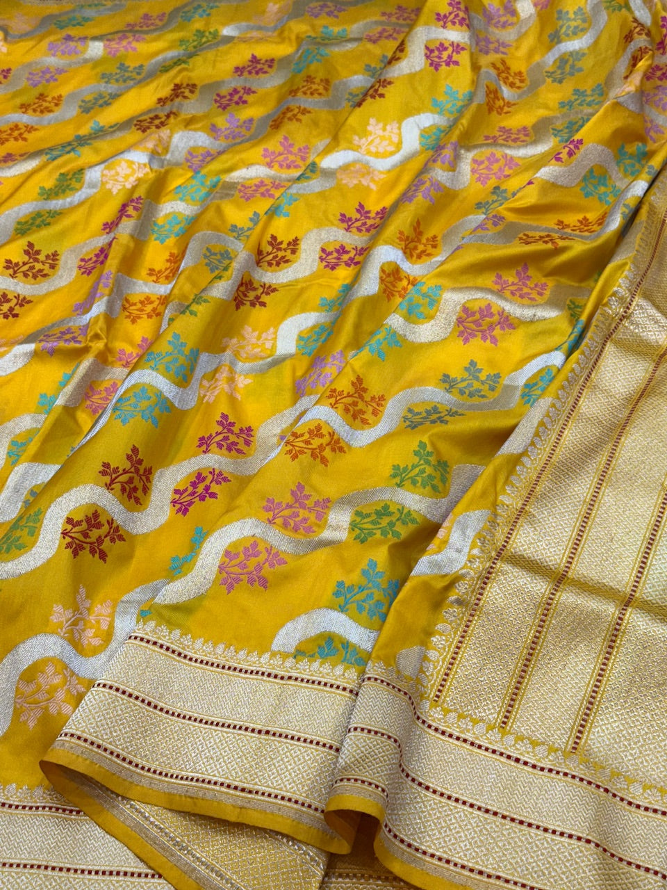 Yellow Handwoven Pure Banarasi Silk Saree