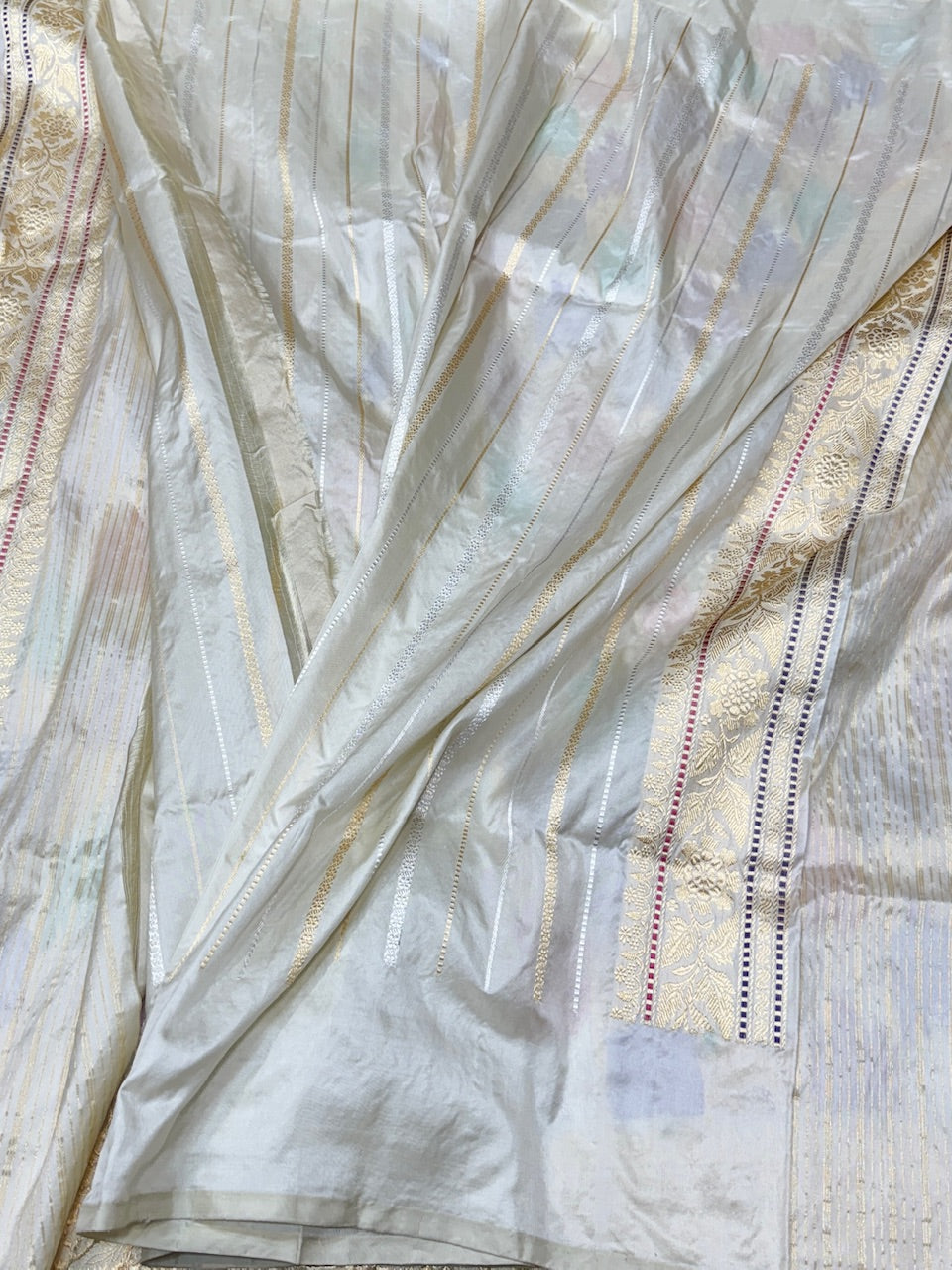 Ivory Handwoven Pure Banarasi Rangkaat Saree