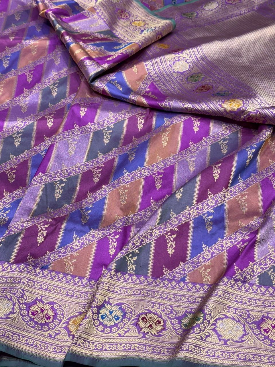 Lavender Handwoven Rangkaat Pure Banarasi Saree