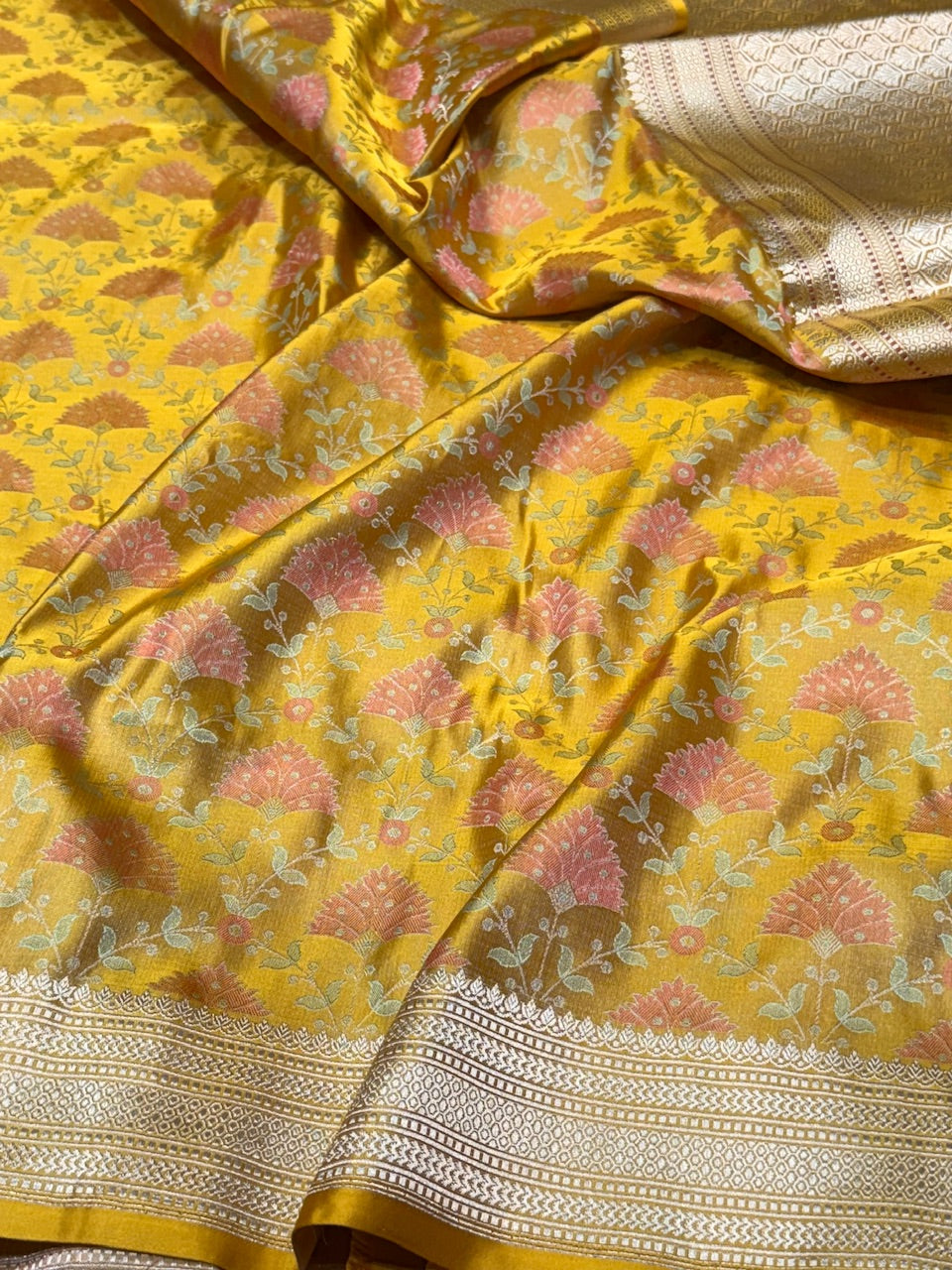 Handwoven Pure Banarsi Satin Tanchoi Silk Saree