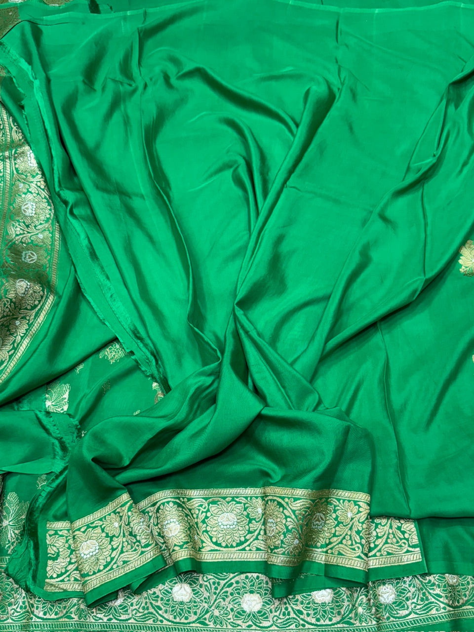 Parrot Green Handwoven Pure Georgette Saree