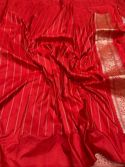 Red Handwoven Pure Banarasi Silk Saree in Kadwa Weave
