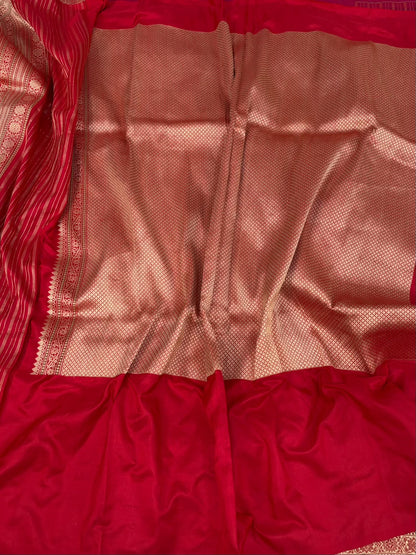 Magenta Handwoven Pure Banarasi Ektara Silk Saree in Kadwa Weave