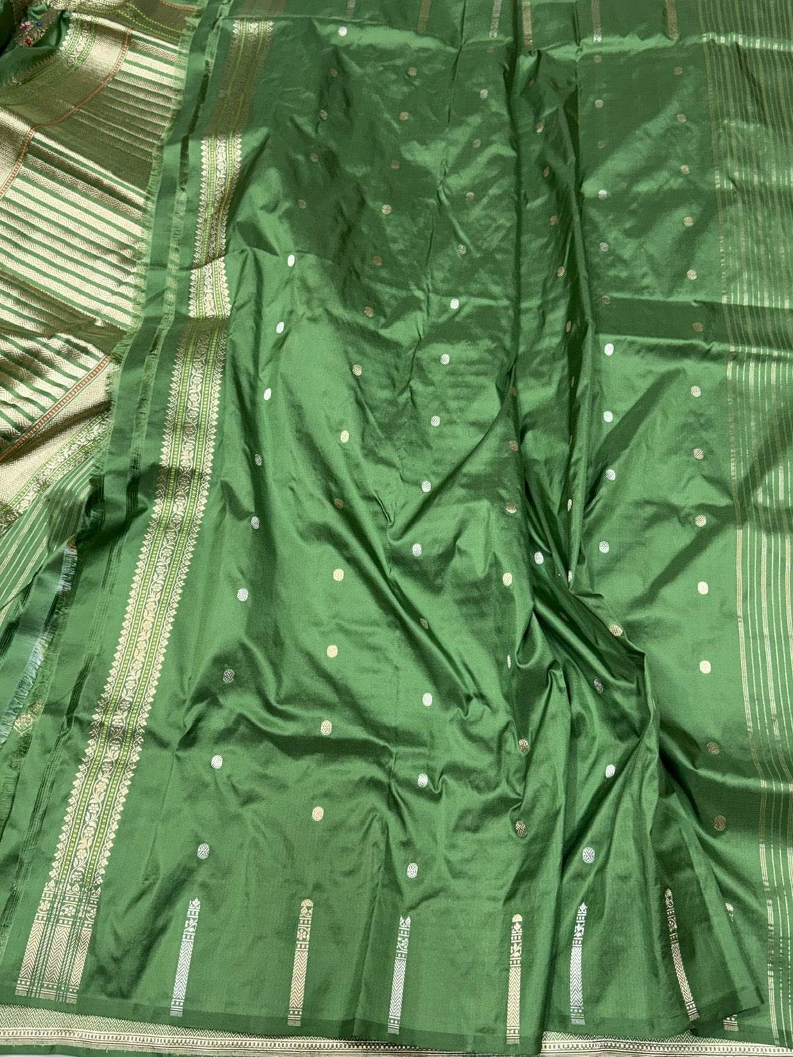 Parrot Green Handwoven Pure Banarasi Silk Saree in Kadwa Weave | Authentic Katan Mulberry Silk