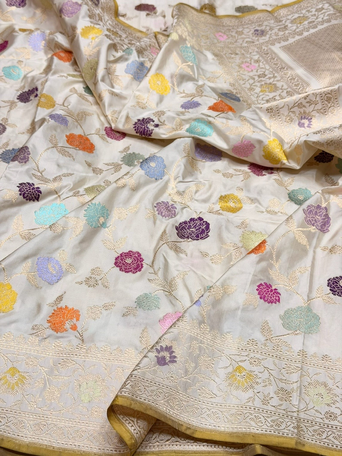 Ivory Handwoven Pure Banarasi Silk Saree – Luxury Kadwa Handloom Wedding & Festive Saree