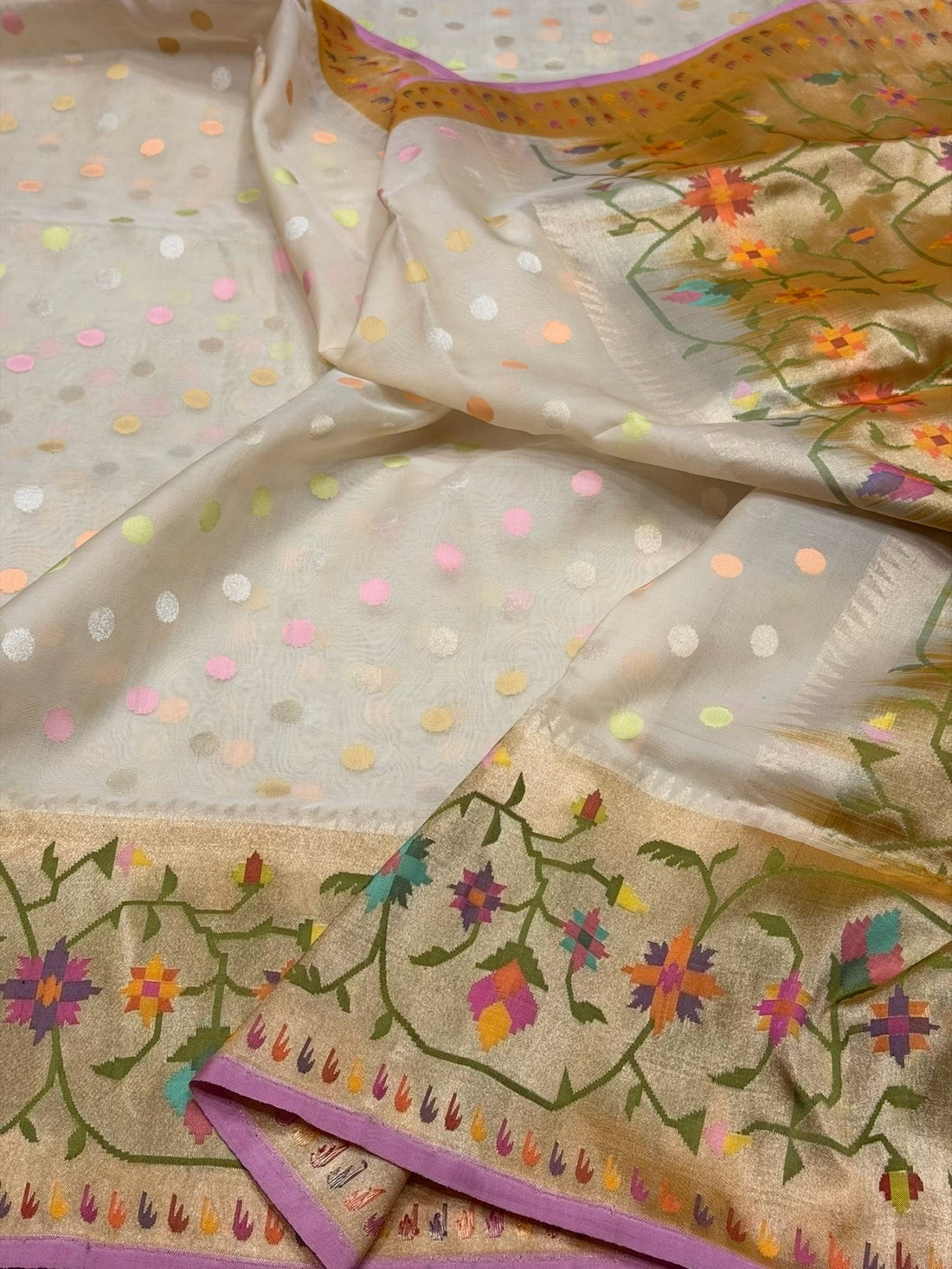 Ivory Handwoven Pure Banarasi Ektara Organza Silk Saree – Kadwa Weave Paithni Border in Kora Mulberry Silk