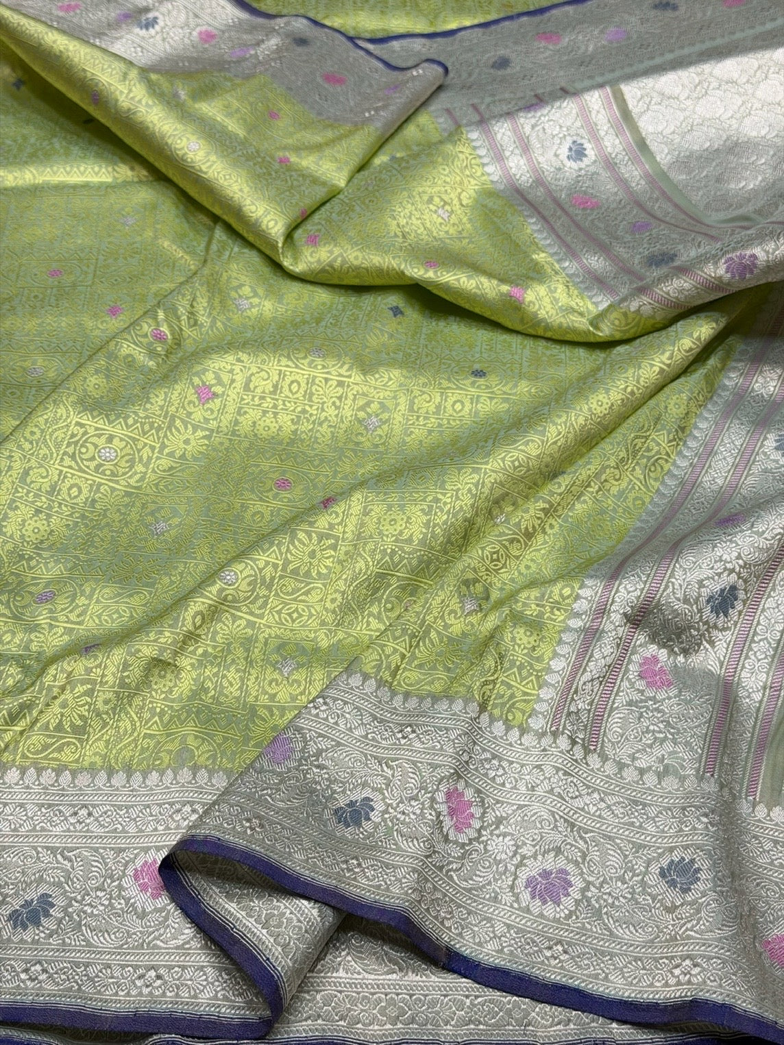 Handwoven Pure Banarasi Tissue Silk Saree – Kadwa Weave in 100% Tissue Silk
