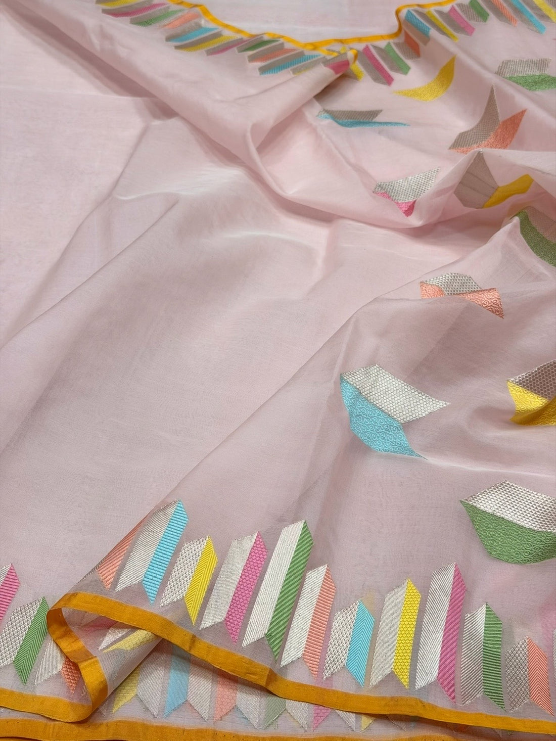 Baby Pink Handwoven Pure Organza Banarasi Silk Saree – Kadwa Weave | Pure Kora–Mulberry Silk Saree