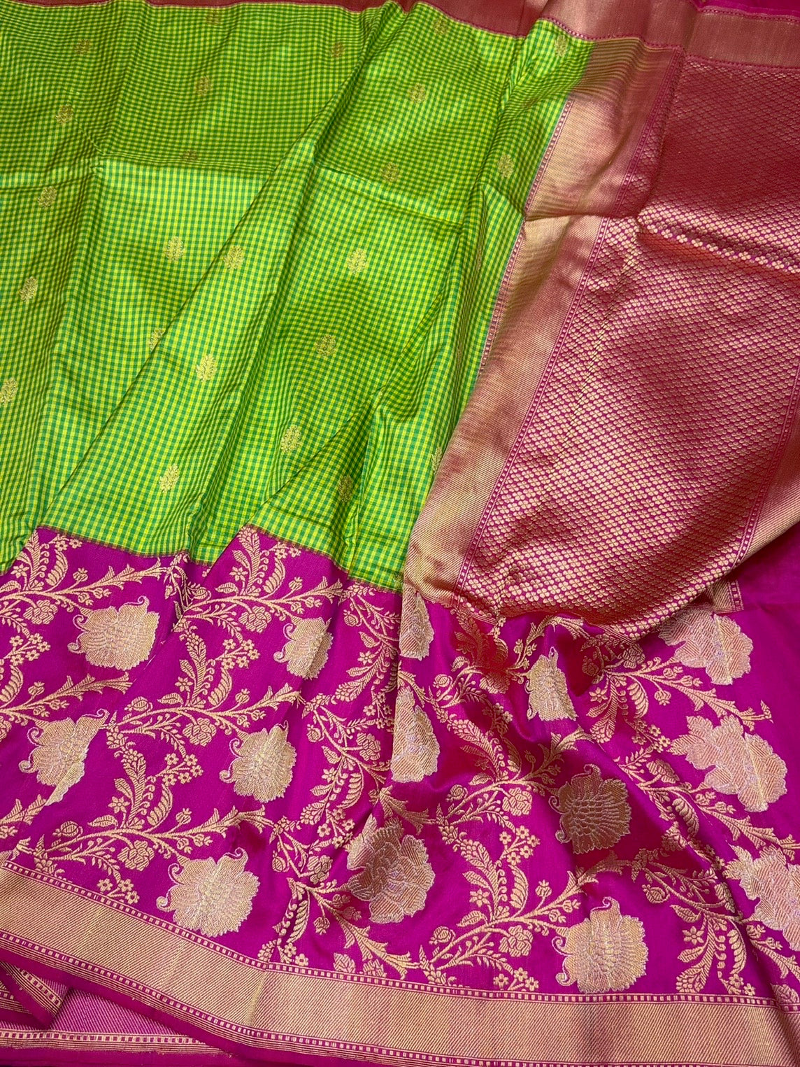 Parrot Green Handwoven Pure Banarasi Ektara Silk Saree – Kadwa Iktara Weave, Rani Pink Skirt Border Pure Mulberry Silk