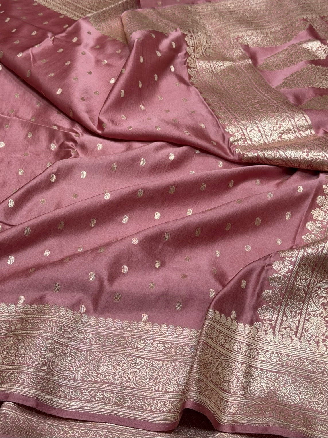 Dusty Pink Handwoven Vintage Pure Banarasi Satin Silk Saree