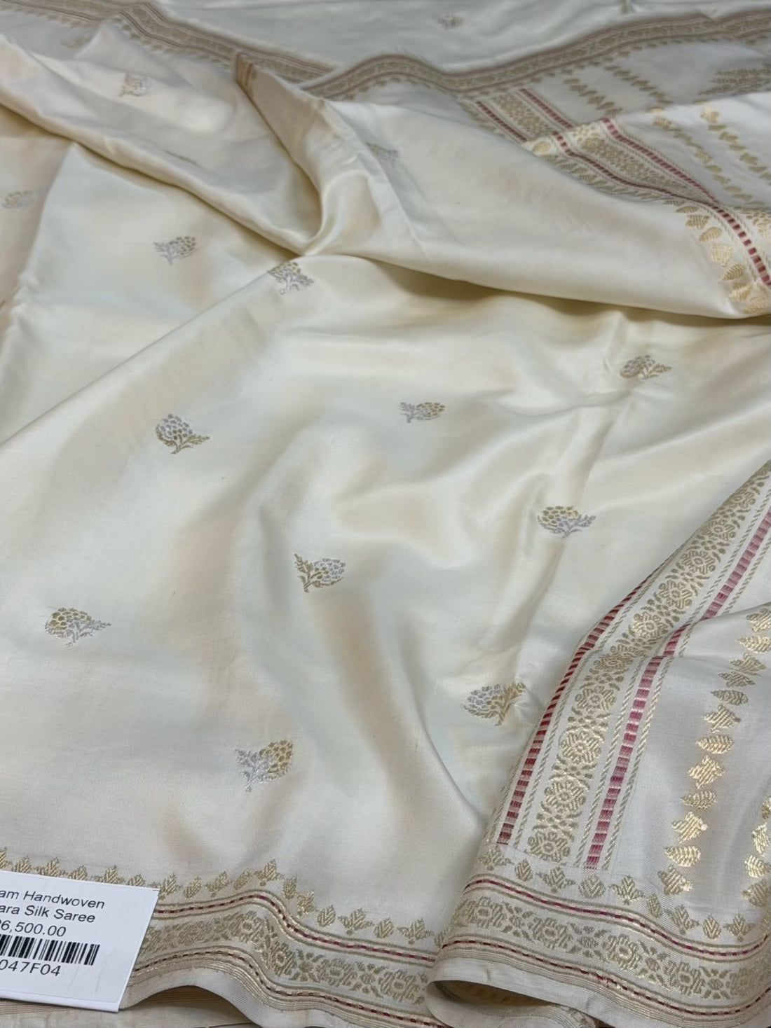Ivory Handwoven Pure Banarasi Katan Silk Saree