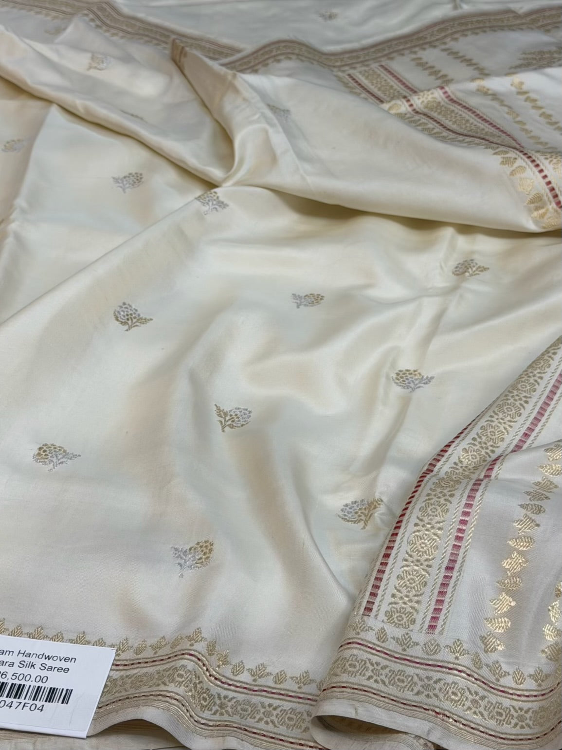 Ivory Handwoven Pure Banarasi Katan Silk Saree