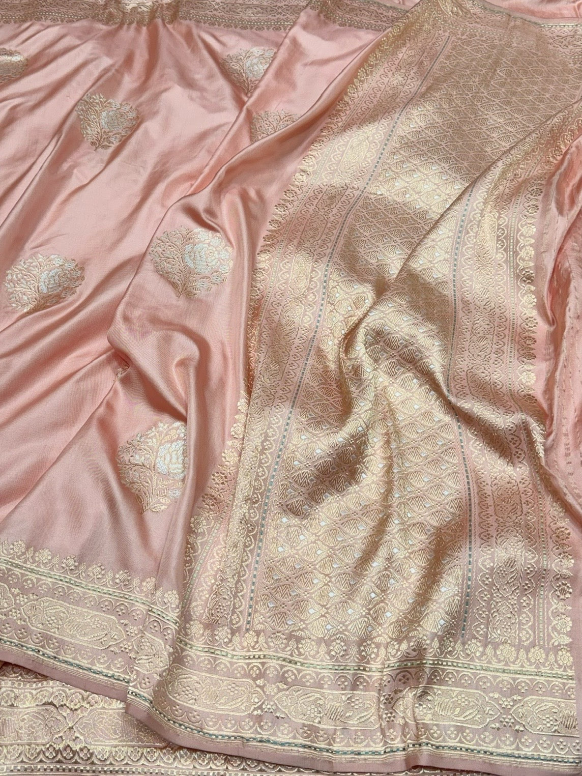 Peach Handwoven Pure Banarasi Ektara Silk Saree – Luxury Kadwa Weave