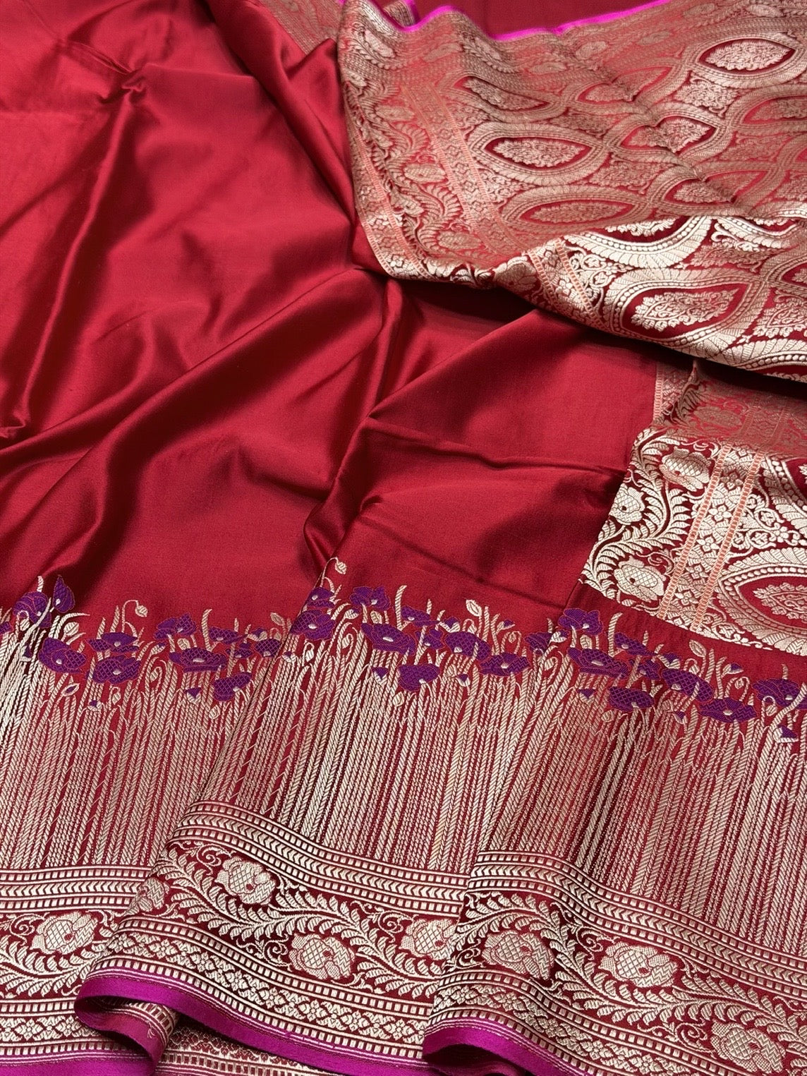Red Handwoven Pure Banarasi Satin Silk Saree – Luxurious Satin Silk with Kadwa Weave