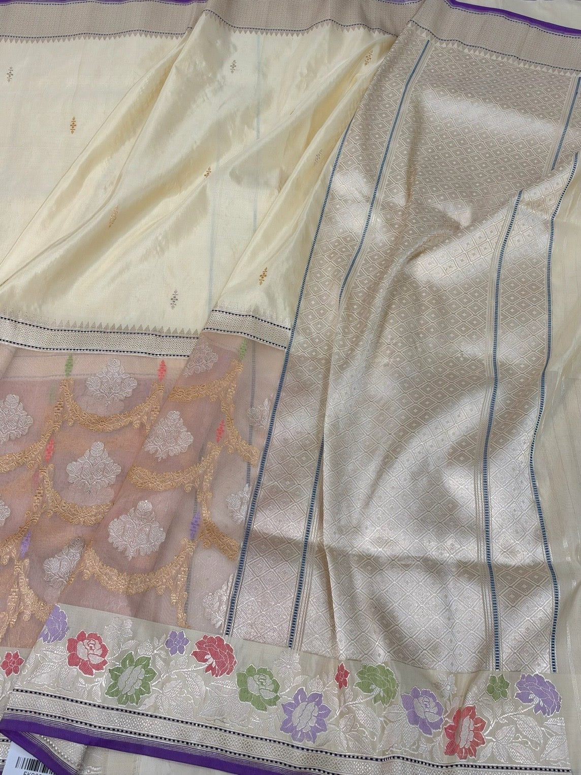 Cream Handwoven Pure Banarasi Ektara Silk Saree