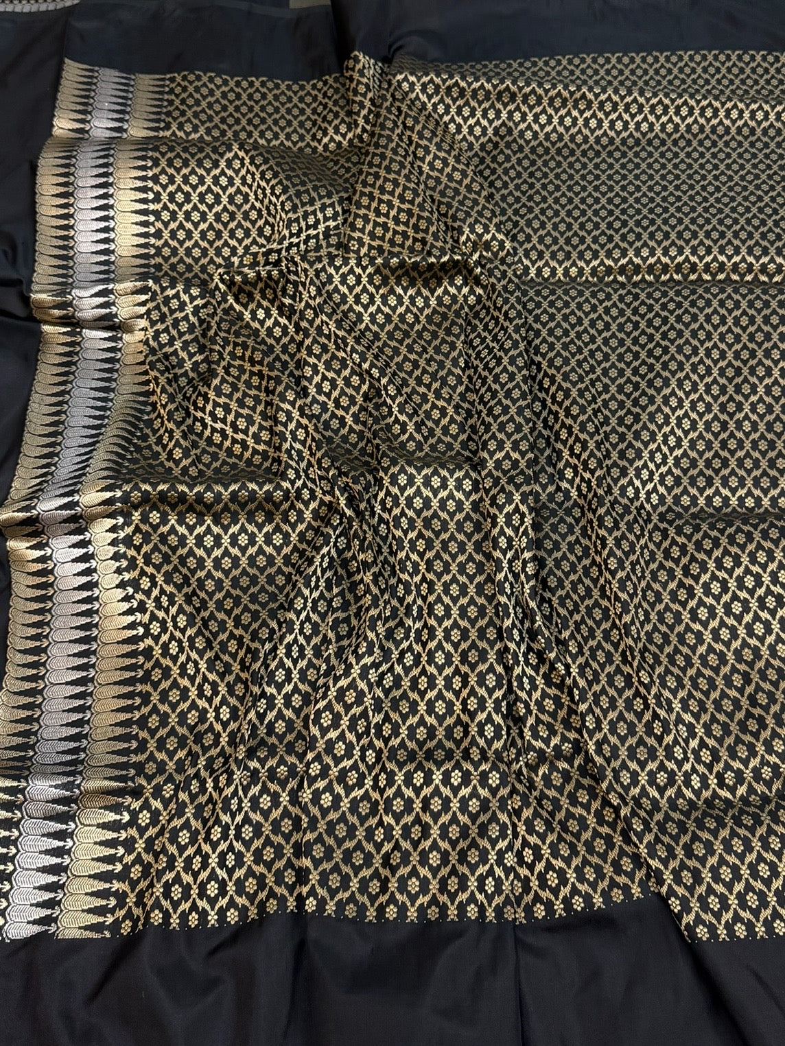 Black Handwoven Pure Banarasi Rangkaat Tissue Silk Saree