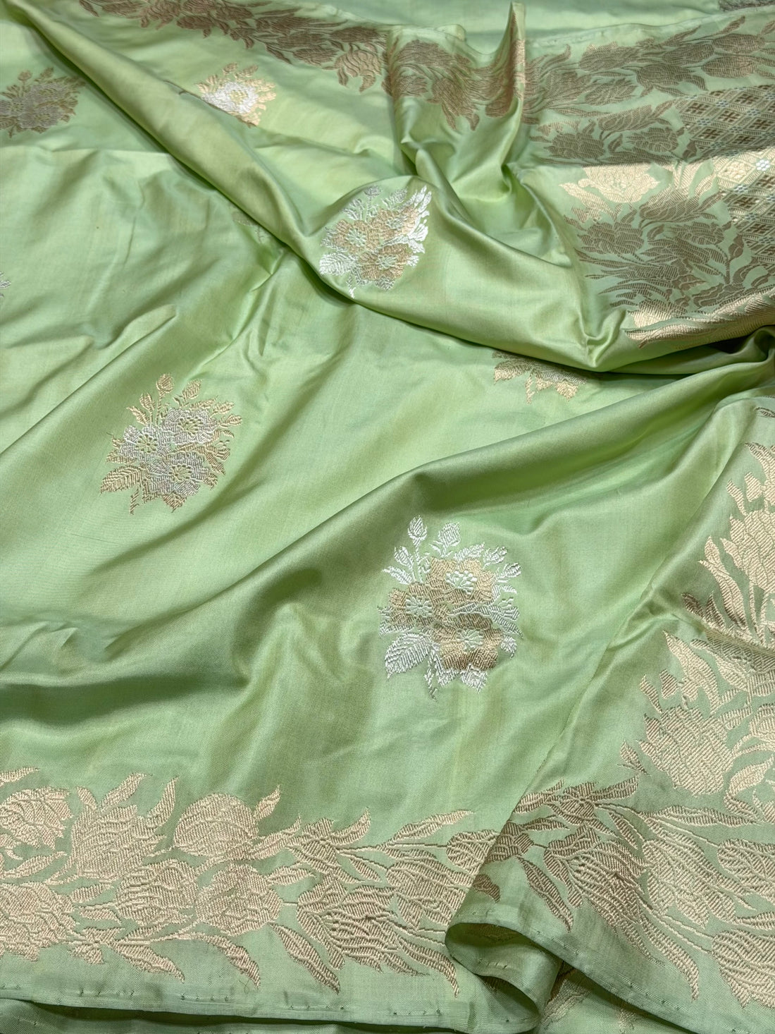 Pista Pure Banarasi Ektara Silk Saree – Handwoven Kadwa Booti