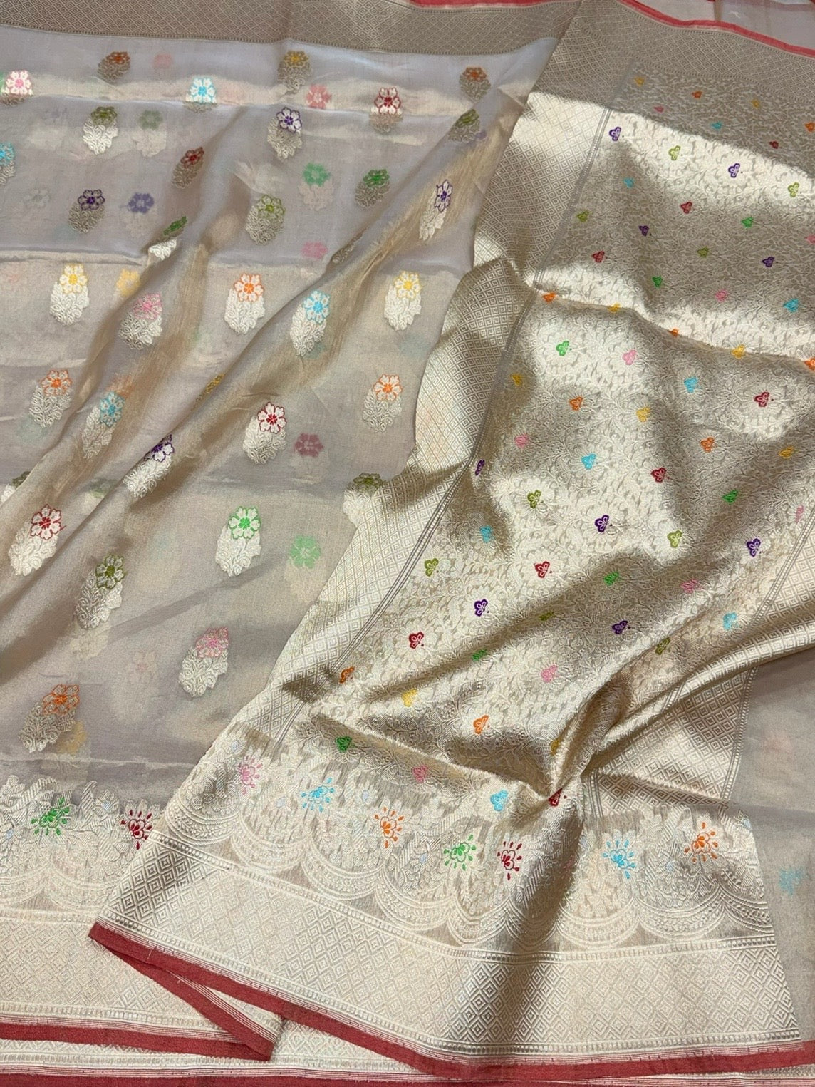 Champagne Gold Handwoven Pure Banarasi Tissue Saree – Kadwa Weave in Katan Tissue Silk