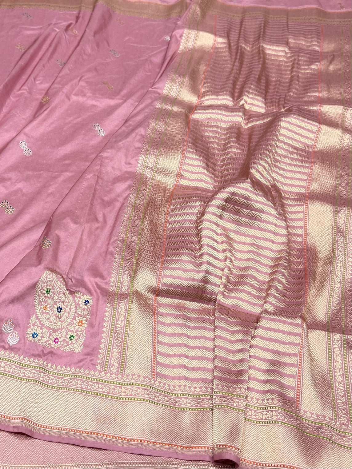 Gajiri Pink Handwoven Pure Banarasi Silk Saree in Kadwa Weave
