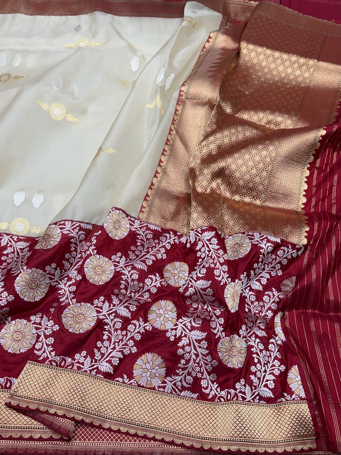 Ivory Handwoven Pure Banarasi Organza Silk Saree in Kadwa Weave | 100% Pure Kora Silk