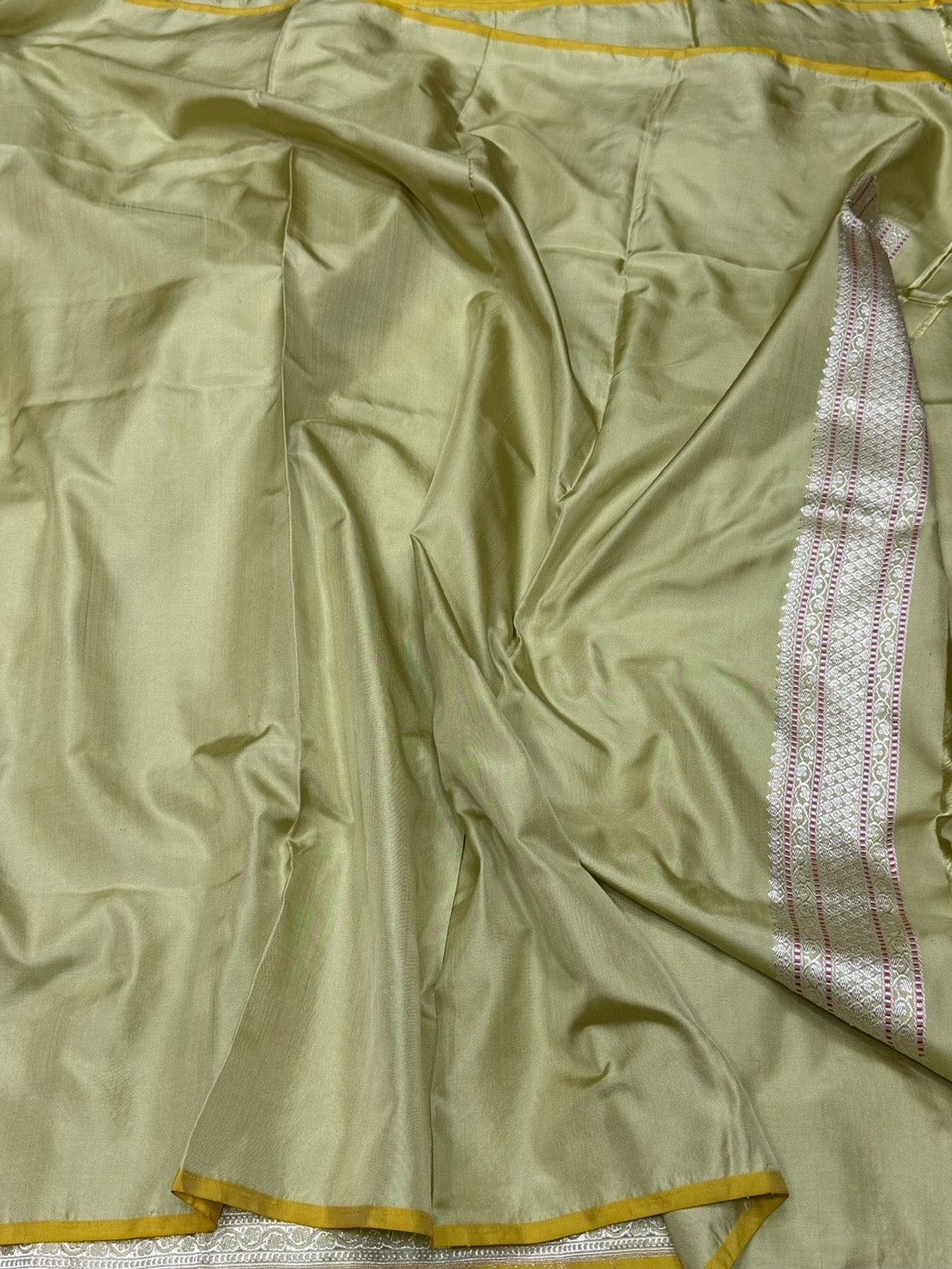 Pista Green Handwoven Pure Banarasi Ektara Silk Saree