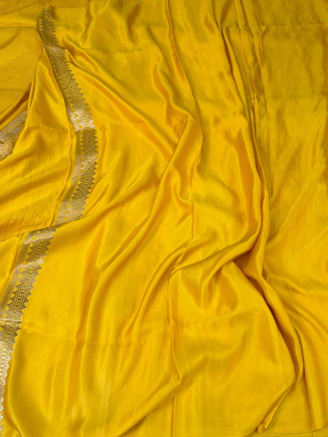 Yellow Handwoven Pure Banarasi Mashru Satin Silk Saree