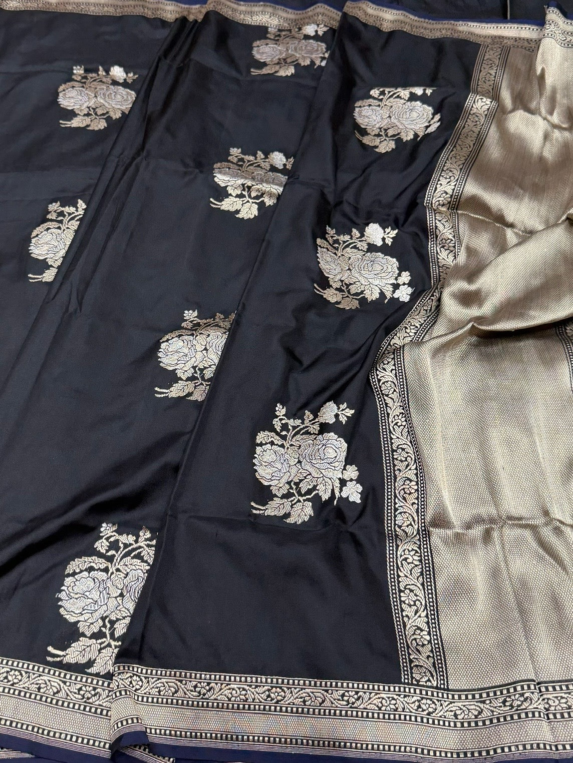 Black Handwoven Pure Banarasi Ektara Silk Saree