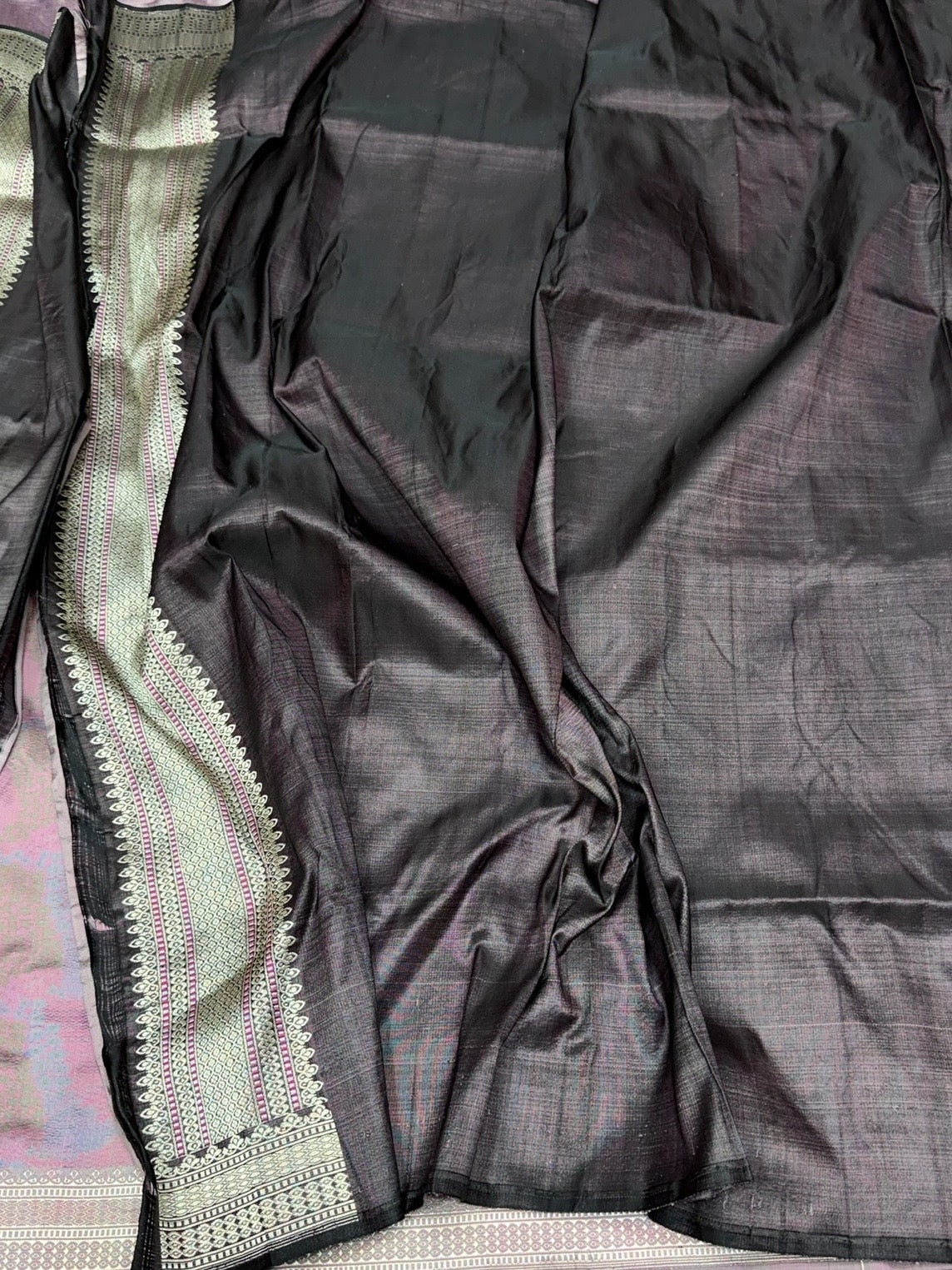 Black Handwoven Pure Banarasi Satin Tanchoi Silk Saree – Kadwa Weave | Authentic Banaras Handloom