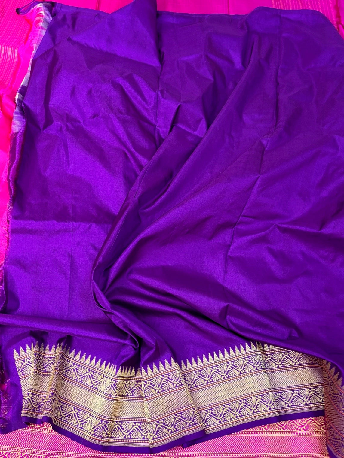 Rani Pink Handwoven Pure Banarasi Rangkaat Silk Saree