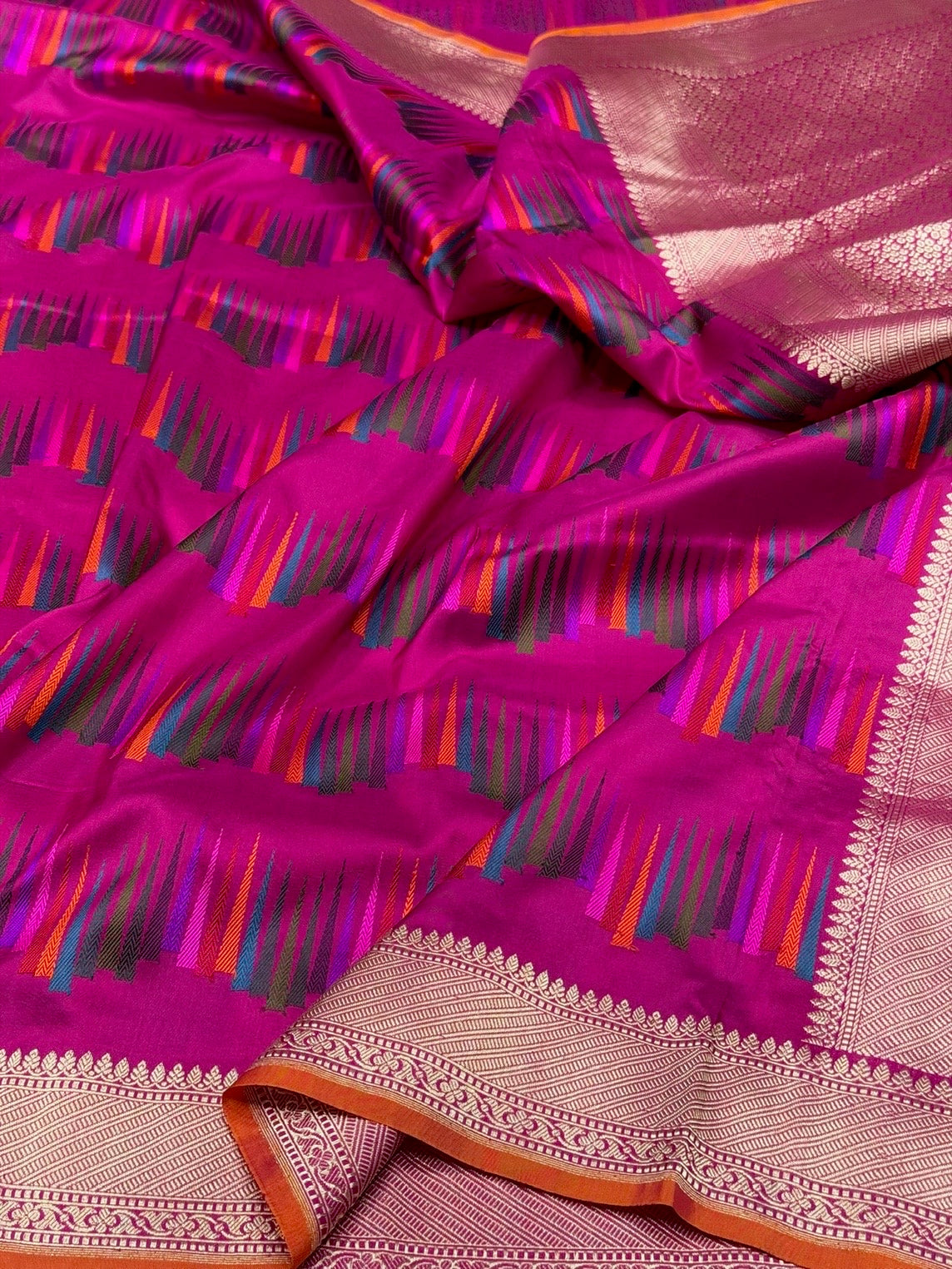 Rani Pink Handwoven Pure Banarasi Silk Saree